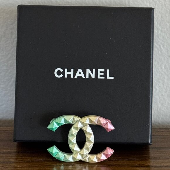 AUTHENTIC CHANEL CUBA Cruise Rainbow Brooch - Picture 1 of 5